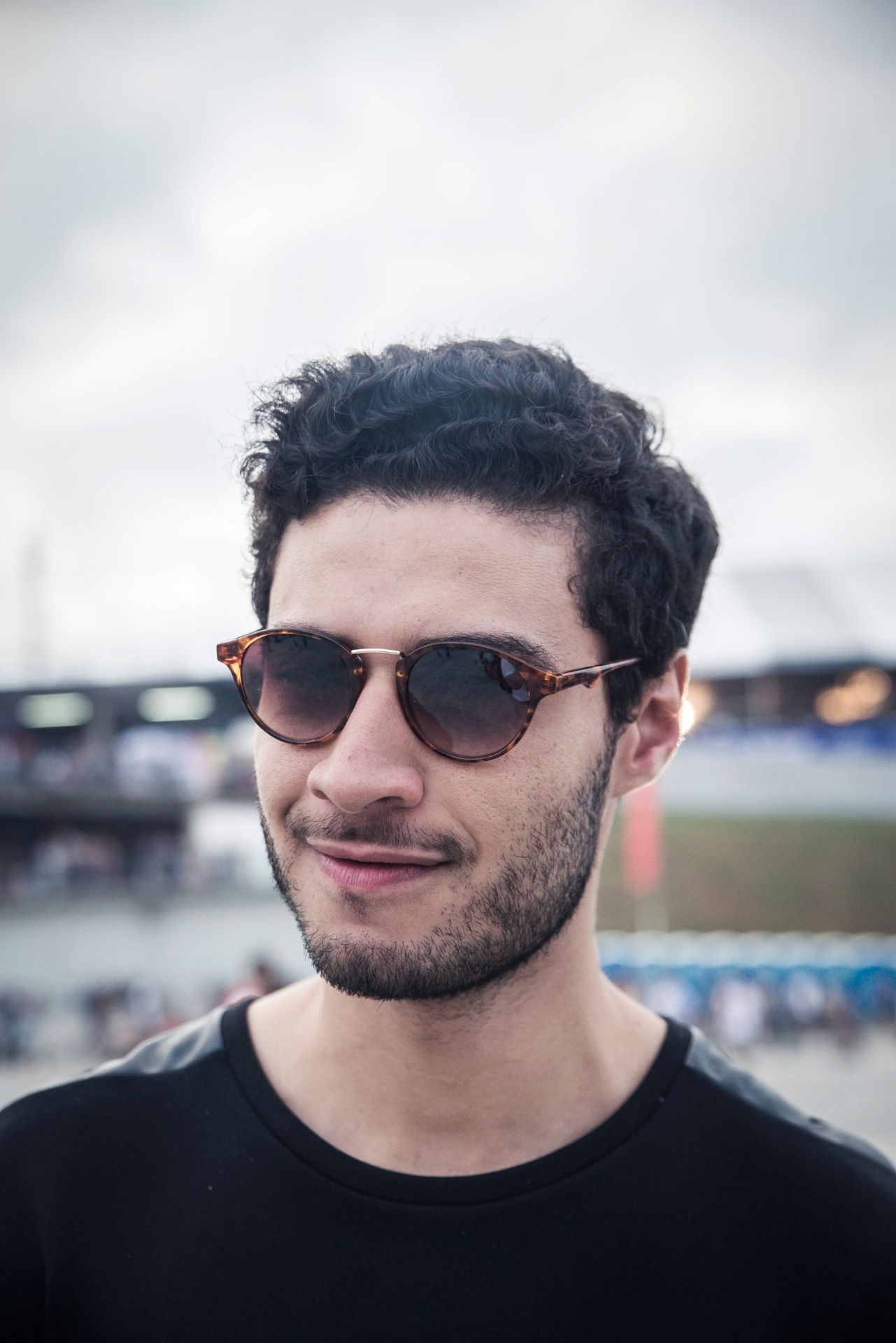 Alguns mostravam suas barbas bem aparadas, ou à fazer, durante os shows do Lollapalooza Brasil 2015. - Rafael Roncato/UOL