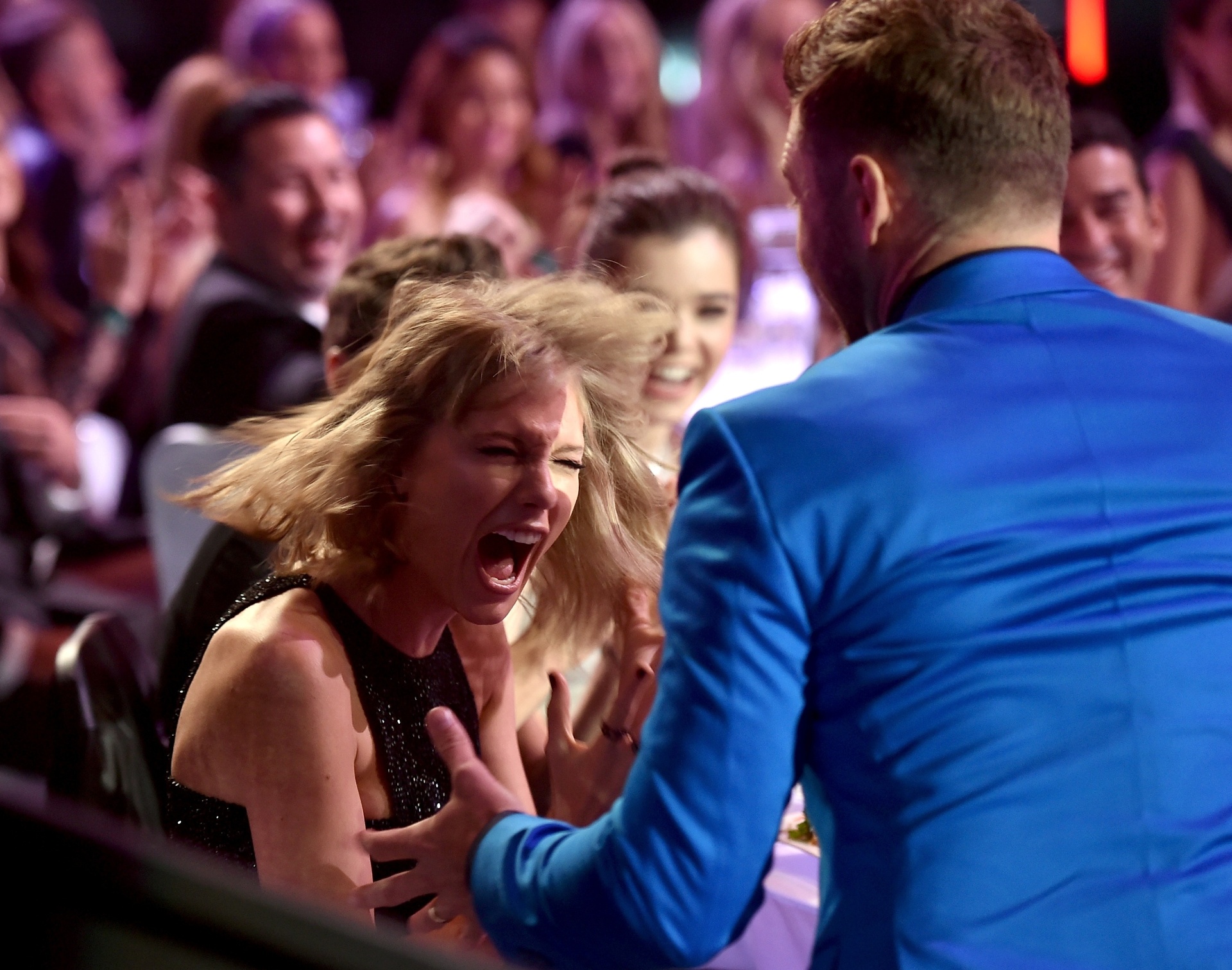 29.mar.2015 - Taylor Swift é trollada por Justin Timberlake na premiação IHeartRadio, em Los Angeles - Getty Images