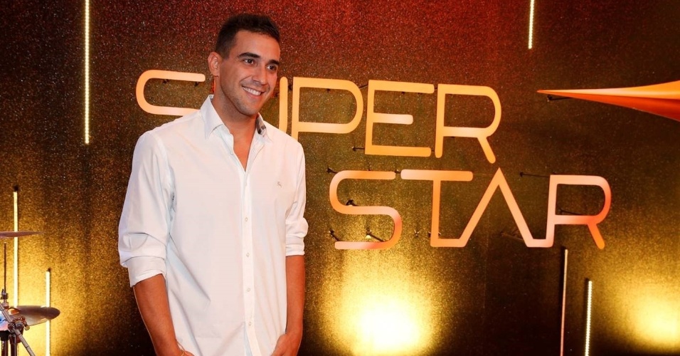 30.mar.2015 - André Marques continua na apresentação do "Superstar", que estreia em abril