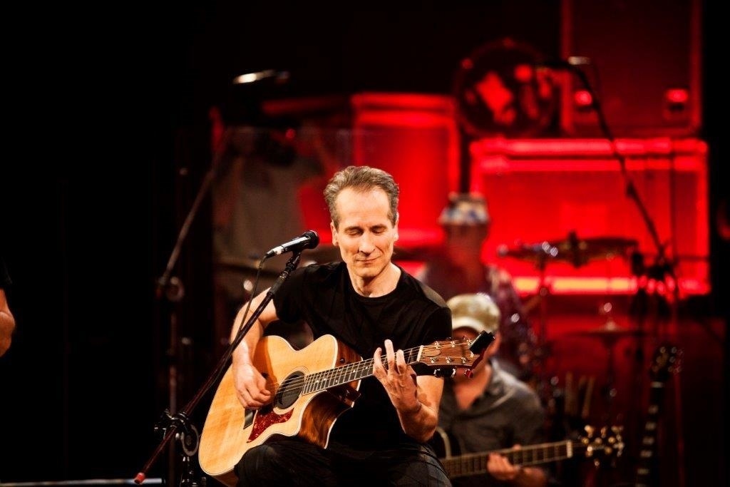 Com Mauricio Gasperini e Kid Vinil, Kiko Zambianchi (foto) apresenta "Geração Anos 80" nesta quarta - Divulgação