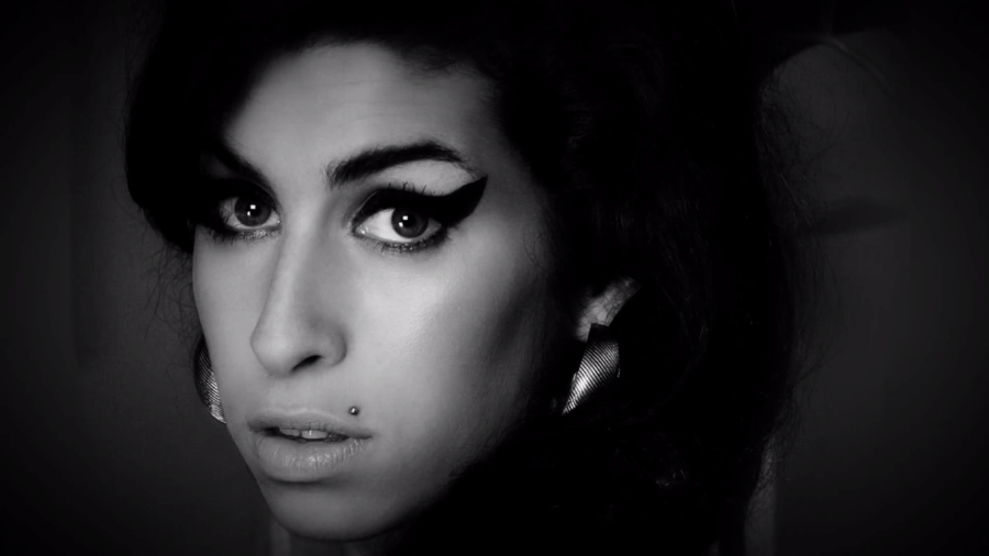 A cantora Amy Winehouse completaria 34 anos nesta quinta-feira (14) - Reprodução