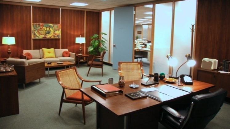 A decoração do escritório de Don Draper na primeira temporada da série representa bem o estilo do início da década de 1960