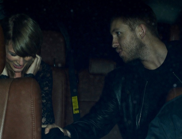 Após rumores de namoro, Calvin Harris e Taylor Swift são flagrados juntos em carro