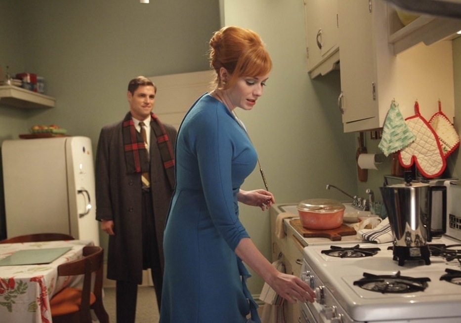 Os eletrodomésticos são o destaque da cozinha de Joan (Christina Hendricks)