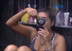 Enquanto Cézar malha, Amanda passa o tempo cuidando da beleza - Reprodução/TV Globo