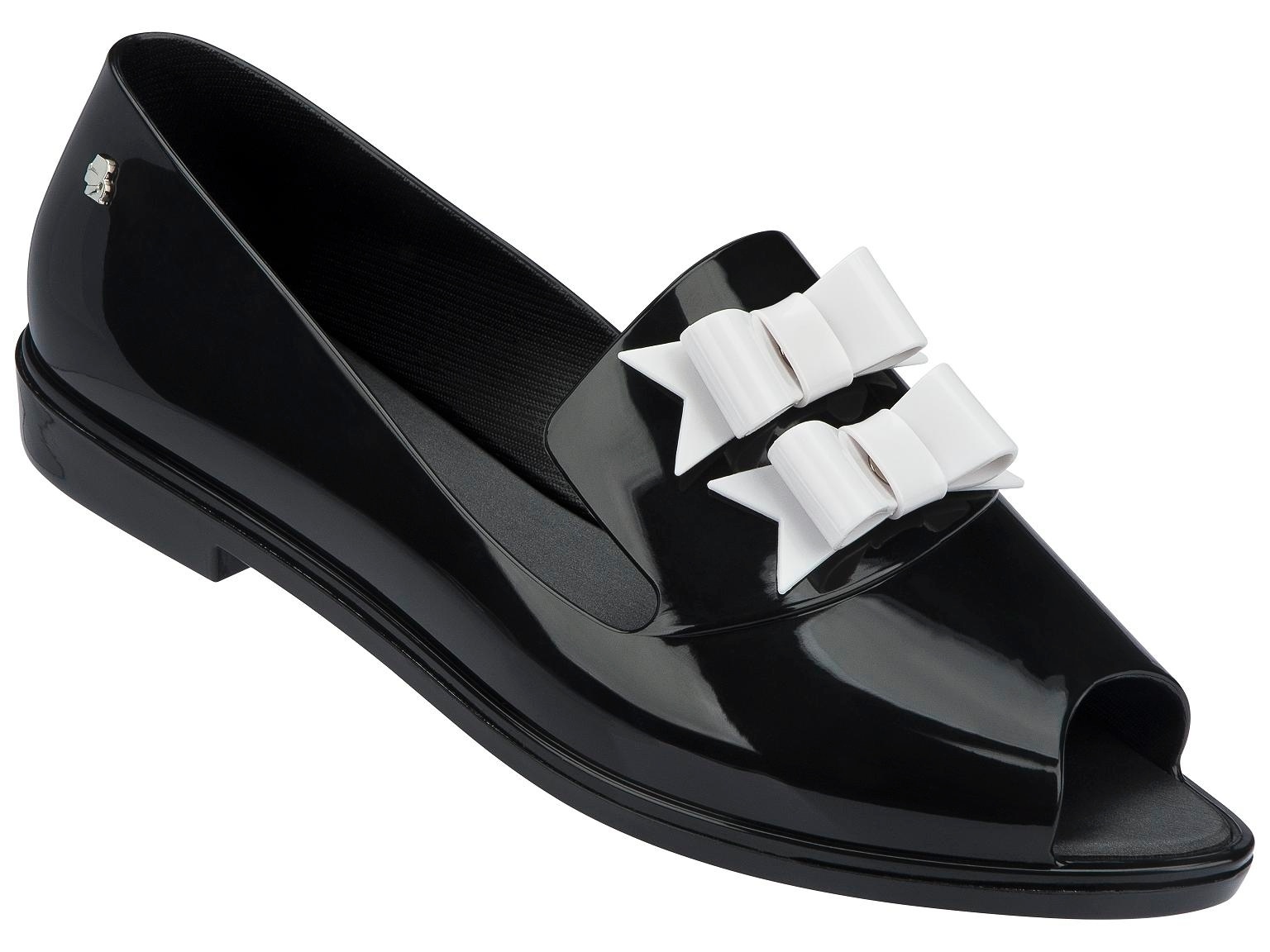 Melissa Brogue + Karl Lagerfeld (R$ 170,00) - Divulgação