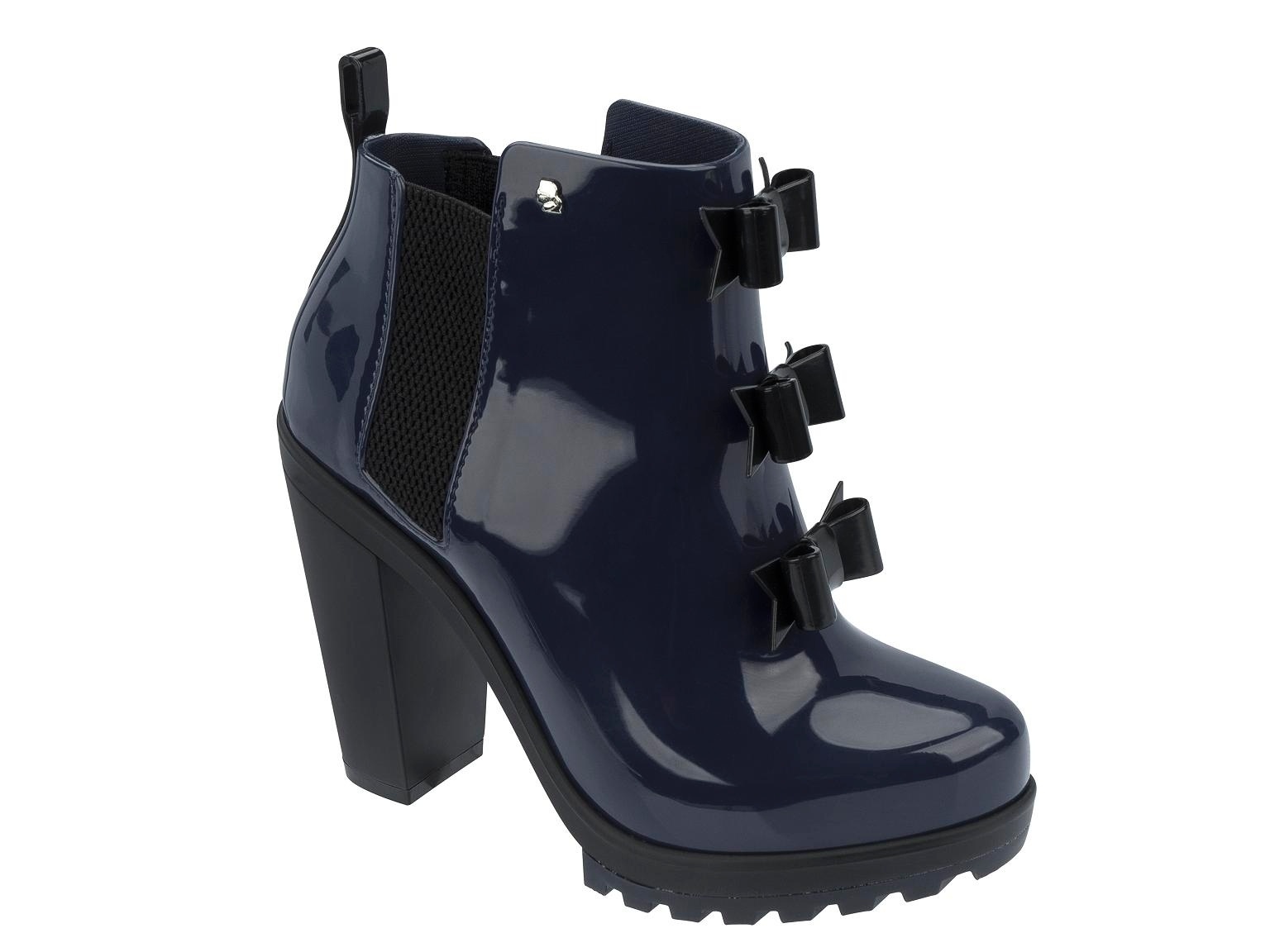 Melissa Soldier + Karl Lagerfeld (R$ 340,00) - Divulgação