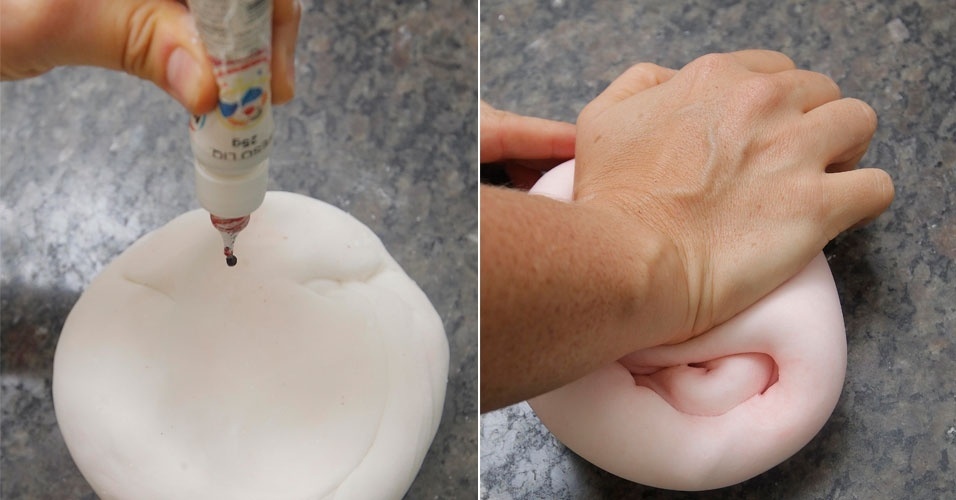 passo a passo bolo peppa | Prepare a pasta americana que irá revestir a cabeça da Peppa Pigg, abrindo um pouco a massa e pingando duas gotas do corante vermelho. Amasse bem para misturar - Reinaldo Canato/UOL