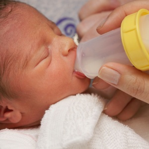 O consumo de leite misturado representa risco para as crianças alérgicas - Getty Images