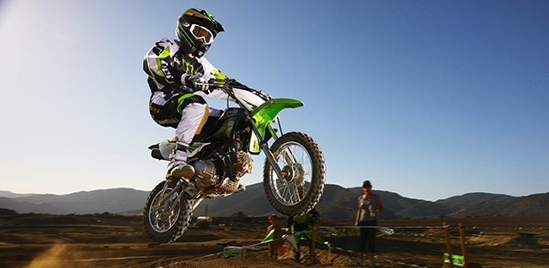 Kawasaki KLX 110 - Divulgação - Divulgação