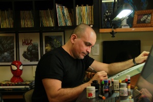 O paraibano Mike Deodato, que há 20 anos desenha super-heróis em HQs da Marvel - Divulgação