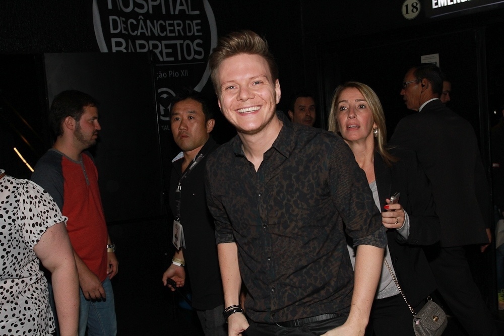 8.abr.2015 - MIchel Teló chega para a gravação do CD e DVD que comemora os 15 anos do projeto Direito de Viver, em prol do Hospital do Câncer de Barretos, no Espaço das Américas, na zona oeste de São Paulo, nesta quarta-feira - Cláudio Augusto/Photo Rio News