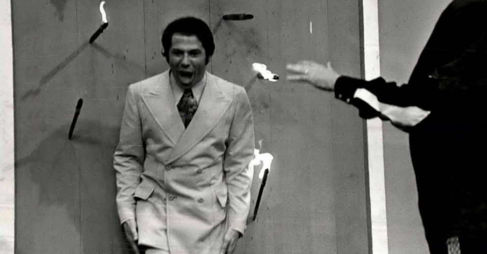 Em 1965, Silvio Santos apresentava o "Programa Silvio Santos", na Rede Globo