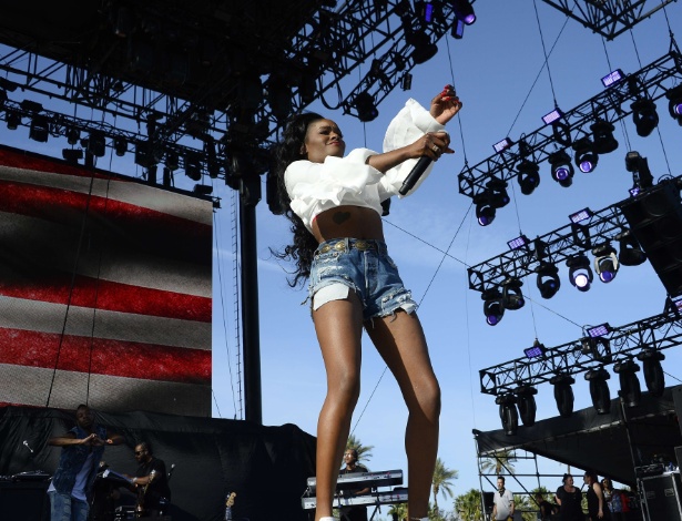 10.abr.2015 - Azealia Banks se apresenta no primeiro dia do Coachella 2015, na Califórnia - Robyn Beck/AFP