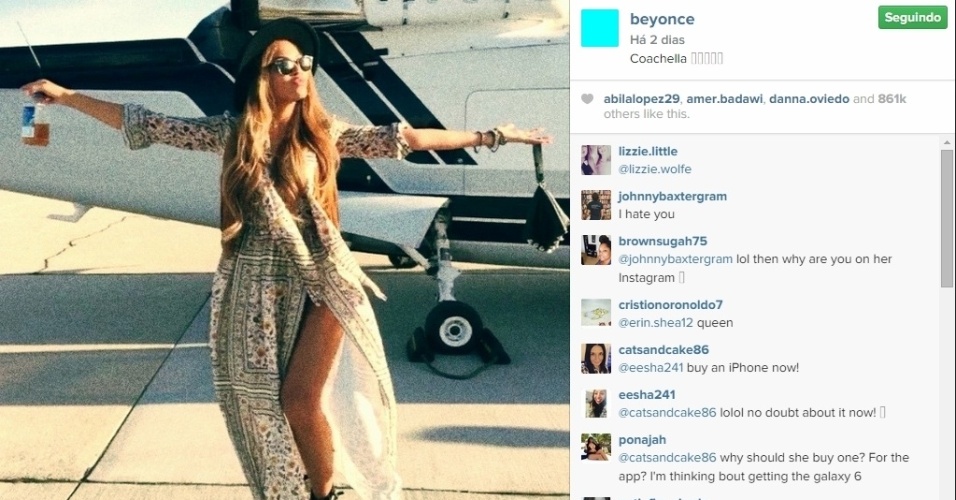 ELA É ESTILOSA - Beyoncé adora publicar fotos mostrando os looks do dia para os fãs. Nesta imagem de 11 de abril, por exemplo, a cantora curte o Festival de Coachella, um dos principais eventos de música que acontecem nos Estados Unidos. Vale ressaltar que ela chegou em seu jatinho particular, e usou uma roupa estilo boho que, somada, custa US$ 7.980, o equivalente a R$ 24.899,99. As dancinhas feitas pela diva durante o festival renderam vídeos bem-humorados, como quando ela 