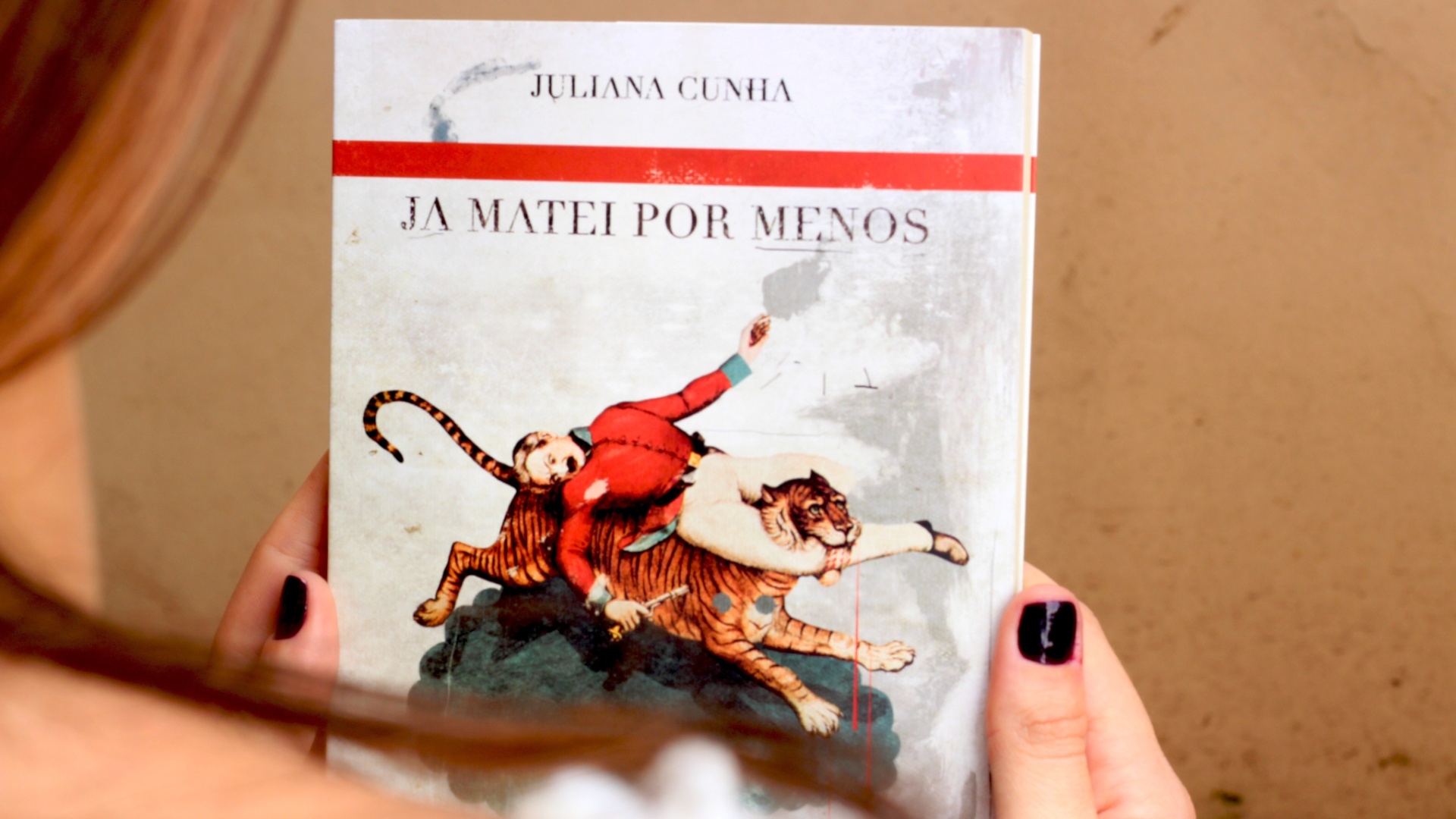 O primeiro título lançado pela Lote 42, em março de 2013, foi o livro "Já Matei por Menos", da jornalista e tradutora Juliana Cunha, que manteve um blog homônimo entre 2007 e 2014. Para saber mais sobre a publicação, que já está com seu estoque da 1ª edição quase esgotado, visite o hotsite http://www.lote42.com.br/jamateipormenos/ - Barbara Heckler