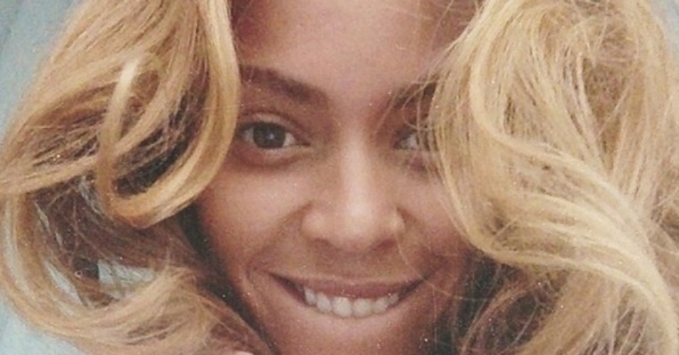 SELFIE SEM MAKE - Beyoncé mostra look natural no Instagram