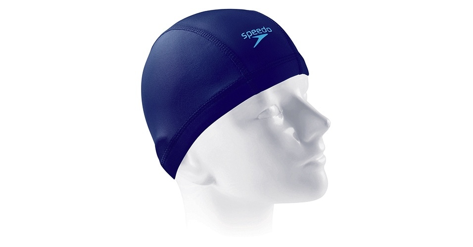 álbum com acessórios de natação | Touca de poliamida e elastano, da Speedo (www.speedo.com.br). R$ 24,90. Disponível para crianças em tamanho único nas cores azul, preto e rosa. Preço e disponibilidade pesquisados em abril de 2015. Sujeitos a alterações - Divulgação
