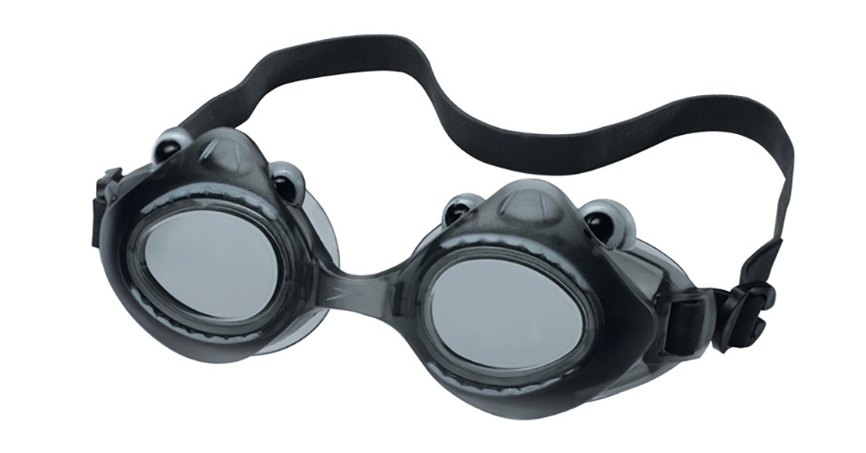 álbum com acessórios de natação | Óculos com lentes em policarbonato e tira de borracha com tema tubarão, da Speedo (www.speedo.com.br). R$ 49,90. Disponível para crianças em tamanho único nos temas tubarão, peixe, sapo e siri. Preço e disponibilidade pesquisados em abril de 2015. Sujeitos a alterações - Divulgação