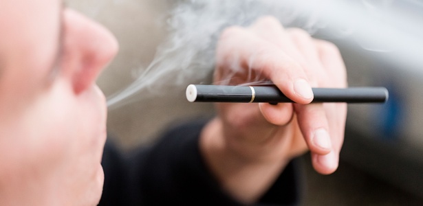 Cigarro eletrônico afeta adolescentes de todas as origens sociais e sexos - Getty Images