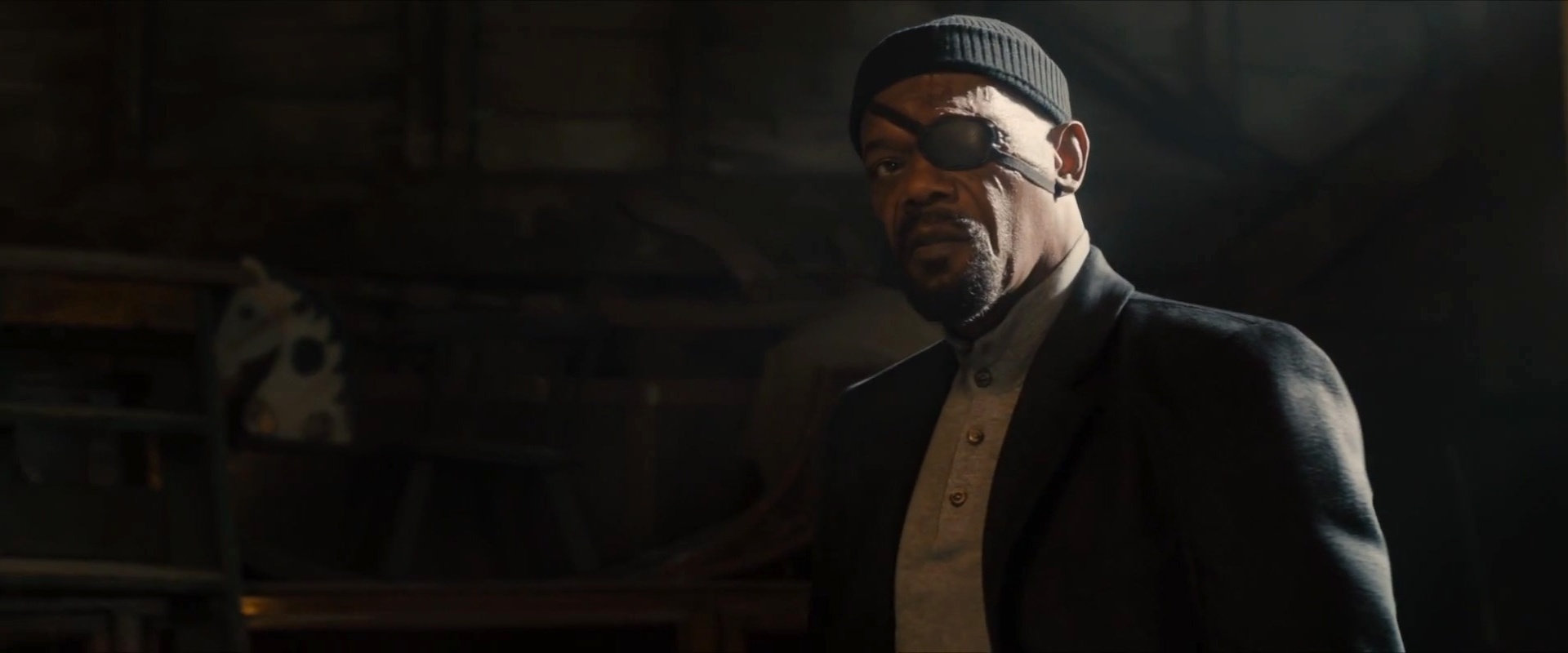 Isolado depois do fim da S.H.I.E.L.D., o superespião está mexendo os pauzinhos na clandestinidade para recriar a organização e descobrir seu lugar neste novo universo. Ele continua um grande mistério em "Vingadores: Era de Ultron" (2015), ressurgindo nos momentos de maior necessidade da equipe. - Divulgação