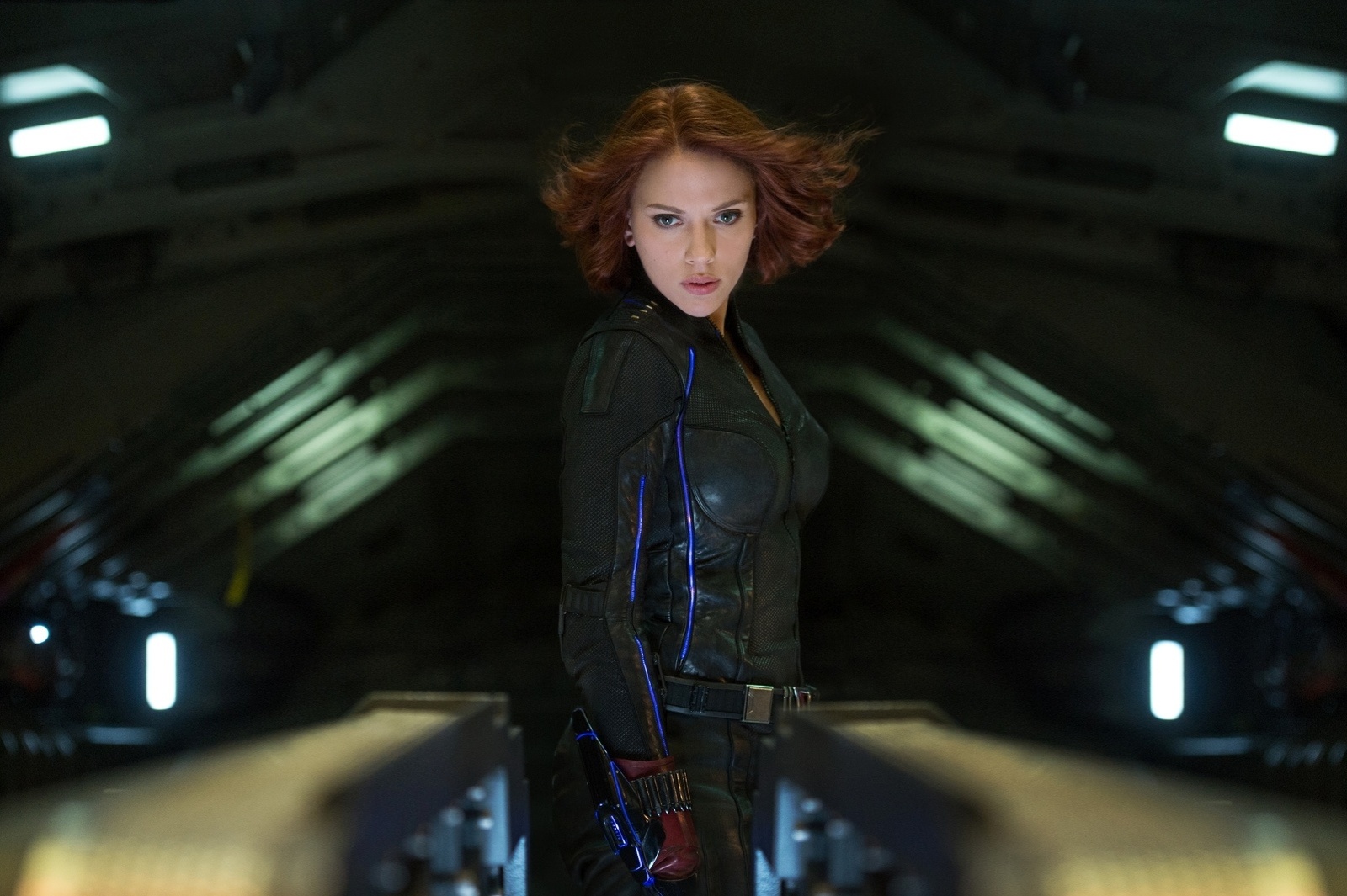 Marvel, Marvel.... já não está na hora de Natasha Romanoff ganhar uma aventura solo no cinema? A Viúva Negra constantemente rouba a cena em cada filme ao lado dos outros heróis, e não é diferente em "Vingadores: Era de Ultron" (2015) --principalmente os momentos especiais que ela compartilha com um certo Bruce Banner.... - Divulgação