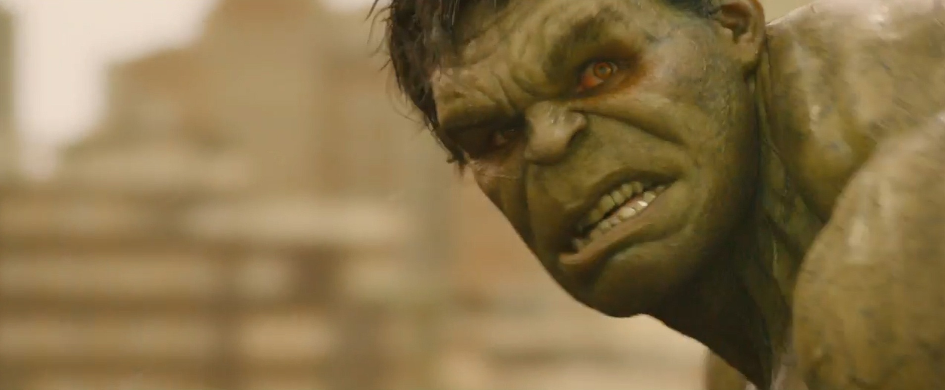 O Hulk é agora a arma secreta dos Vingadores, o "código verde" que pode virar a maré de uma batalha. Mas Bruce Banner continua inseguro em sua vida dupla, e isso chega a um ponto crítico quando o Hulk perde o controle em "Vingadores: Era de Ultron" (2015). Será que o gigante esmeralda merece um momento de paz? - Divulgação
