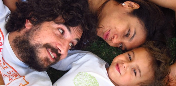 Dira Paes em momento família com o marido, Pablo Baião, e o filho Inácio