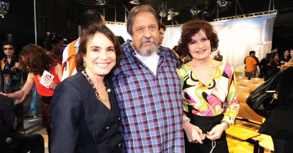 Jun.2011 - Regina Duarte e Rosamaria Murtinho no lançamento da minissérie "O Astro" com Roberto Talma, da qual foi diretor de núcleo