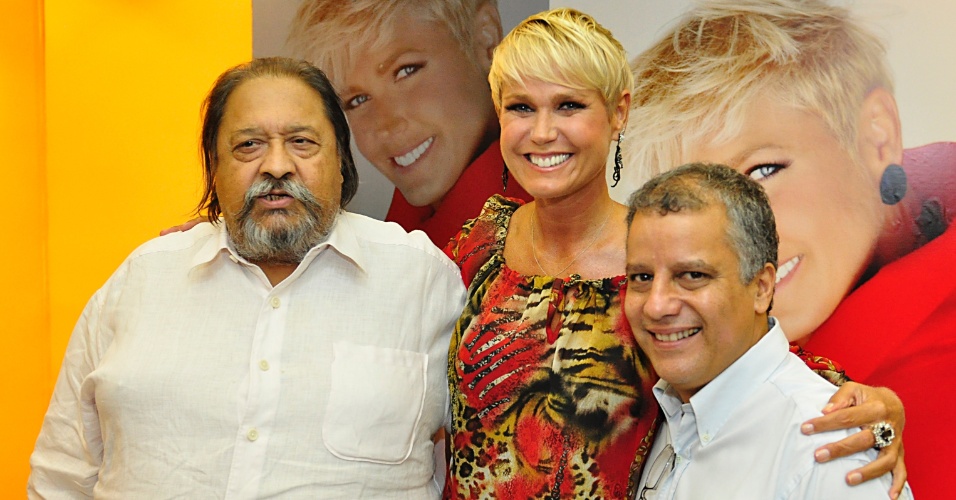 Mar.2012 - O diretor de núcleo Roberto Talma, Xuxa e o diretor-geral Mario Meirelles apresentam as novidades da temporada 2012 do programa TV Xuxa, na Globo