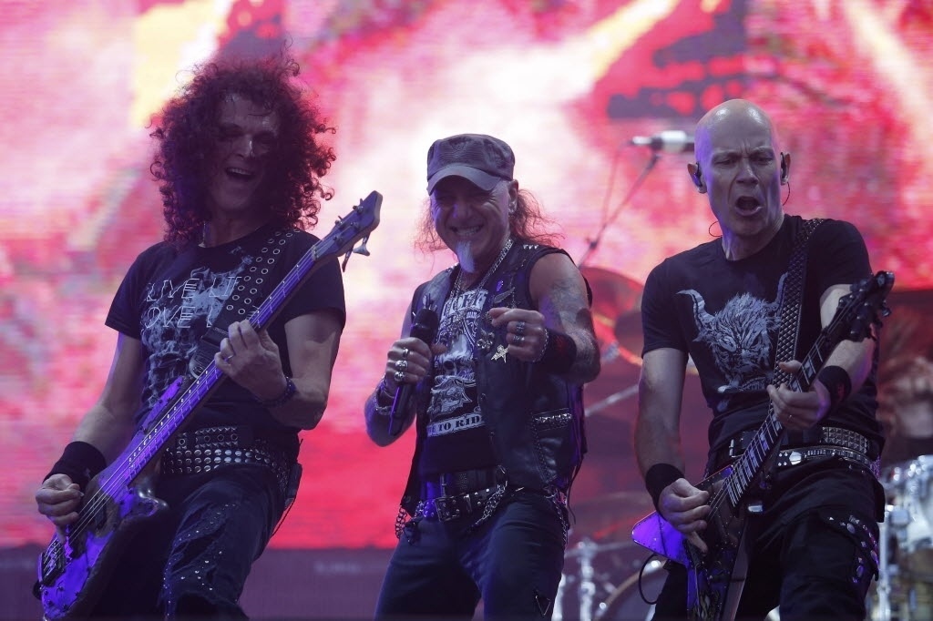 26.04.2015 - A banda alemã Accept, uma das mais influentes no desenvolvimento do speed e trash metal, se apresenta no palco do Monsters of Rock, em São Paulo. A banda, que existe desde 1968, se separou diversas vezes, se reunindo novamente em 2009. - Junior Lago/UOL