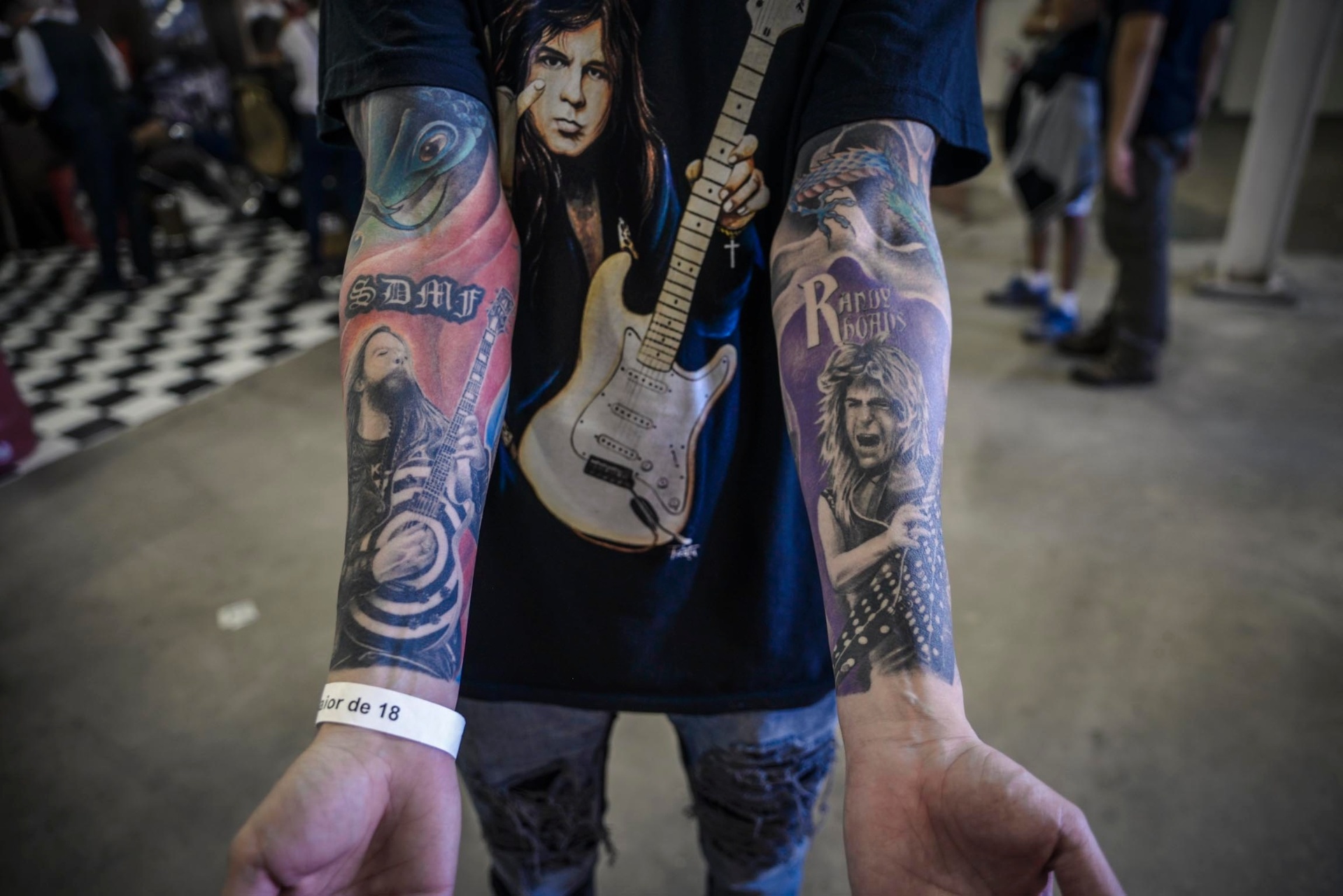 Roqueiros são conhecidos desde sempre pelas suas tatuagens, e não foi diferente no festival Monster of Rock. Confira as melhores tatuagens do público que compareceu à Arena Anhembi, em São Paulo. - Rafael Roncato/UOL