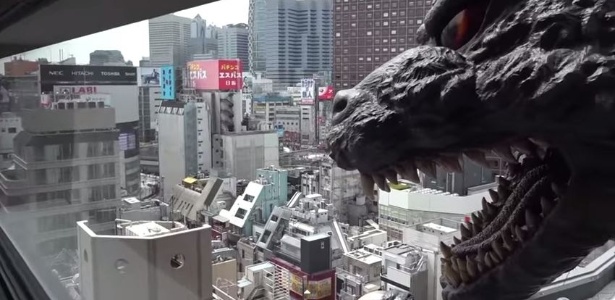 O Godzilla faz parte da vista de um dos quartos do hotel Gracery, em Tóquio - Divulgação/JijiCom