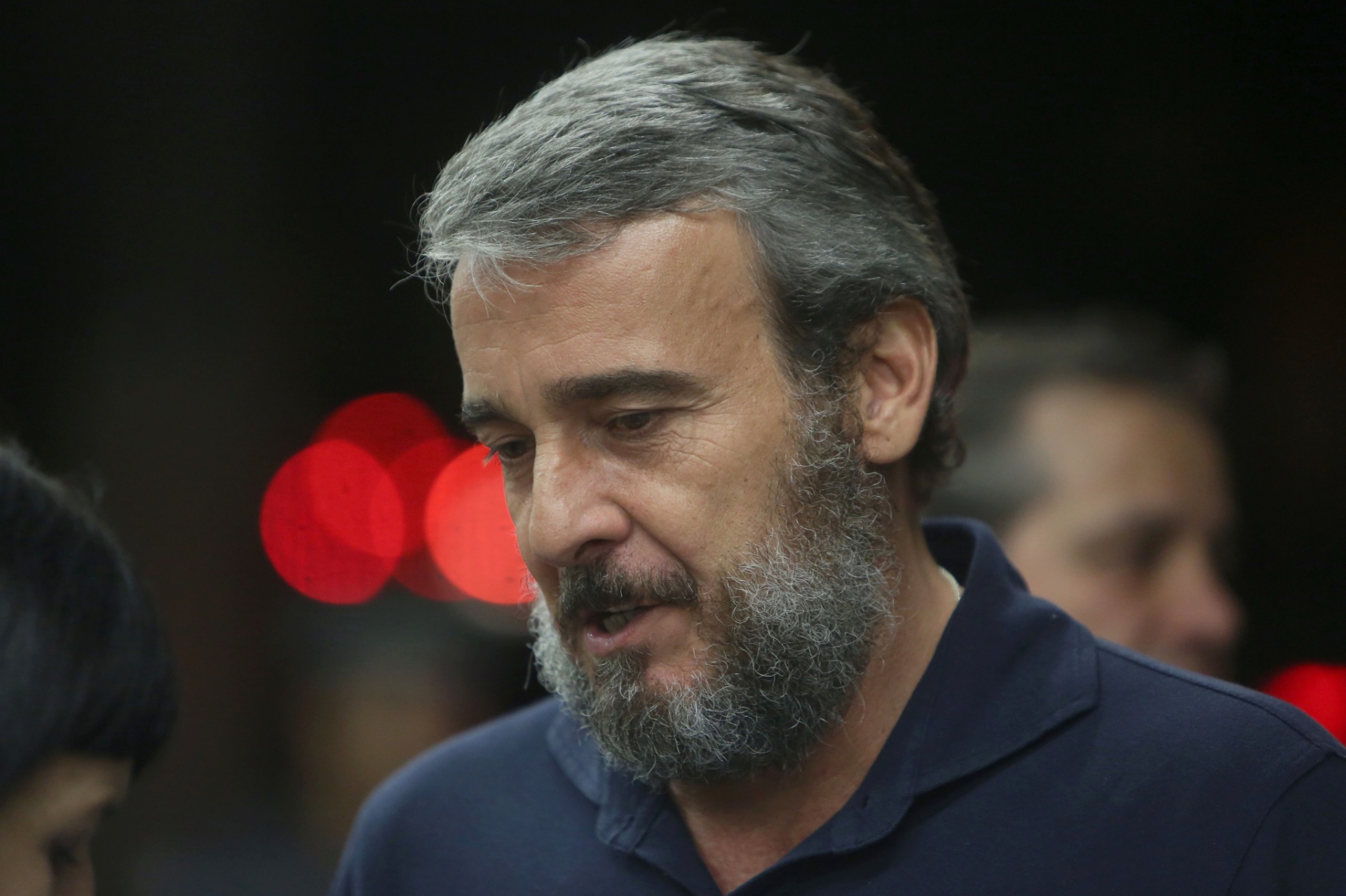 28.abr.2015 - O ator Alexandre Borges vai ao velório de Antônio Abujamra em São Paulo - Ricardo Matsukawa /UOL