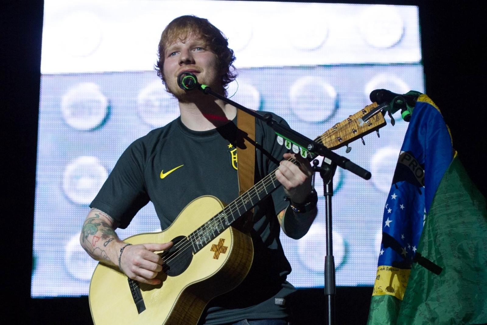 28.abr.2015 -  O cantor britânico Ed Sheeran abriu sua turnê brasileira nesta terça-feira (28) no Espaço das Américas, em São Paulo - Marcelo Brammer/AgNews