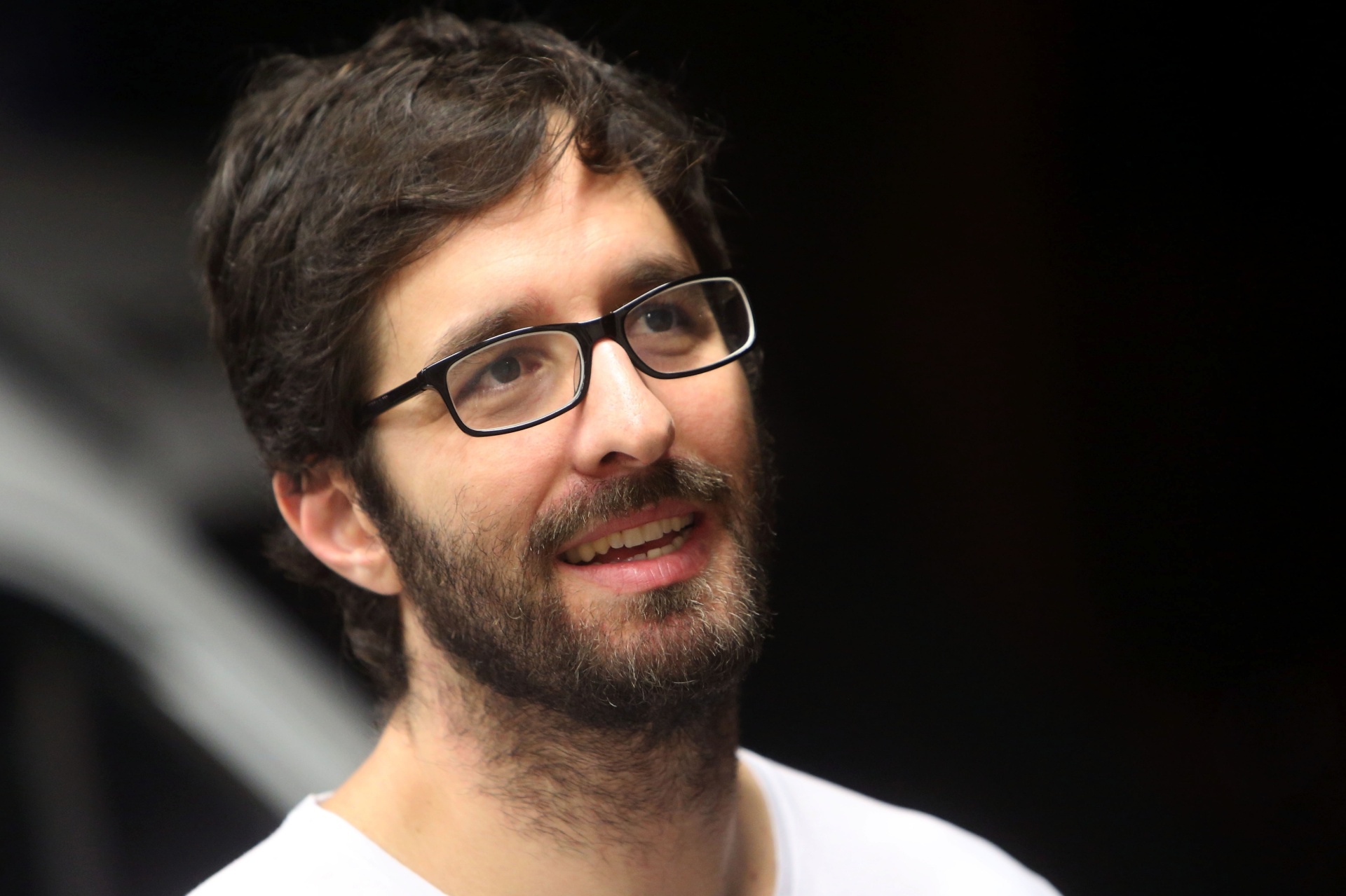 28.abr.2015 - Rafinha Bastos vai ao velório de Antônio Abujamra em São Paulo - Ricardo Matsukawa /UOL