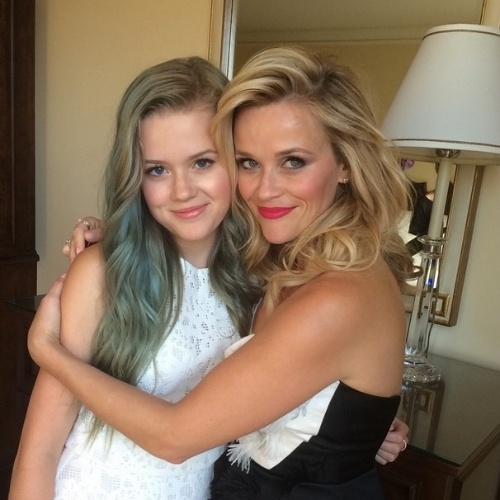 30.abr.2015 - Reese Witherspoon posta foto ao lado da filha Ava Elizabeth no Instagram. A garota, de  16 anos,