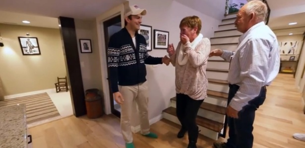 Mãe de Ashton Kutcher tem a casa reformada pelo ator e fica emocionada ao ver as mudanças