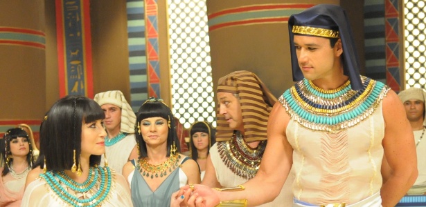 Maya (Bárbara França) se casa com Ramsés (Sérgio Marone) na novela "Os Dez Mandamentos" - Divulgação/Record - Divulgação/Record