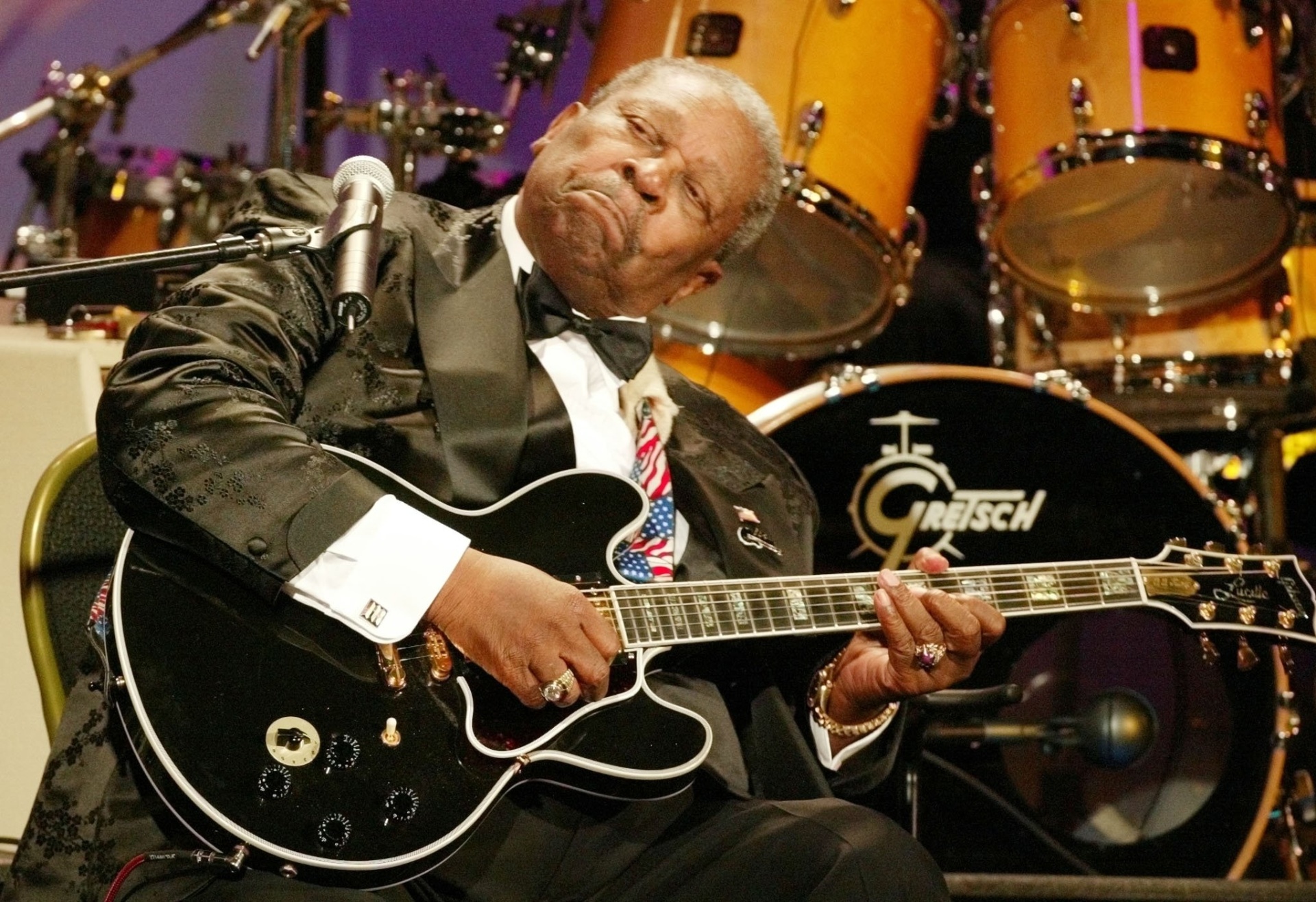 O guitarrista B. B. King se   apresentou em evento beneficente em outubro de 2002, em Bervely Hills, nos Estados Unidos - Fred Prouser/Reuters