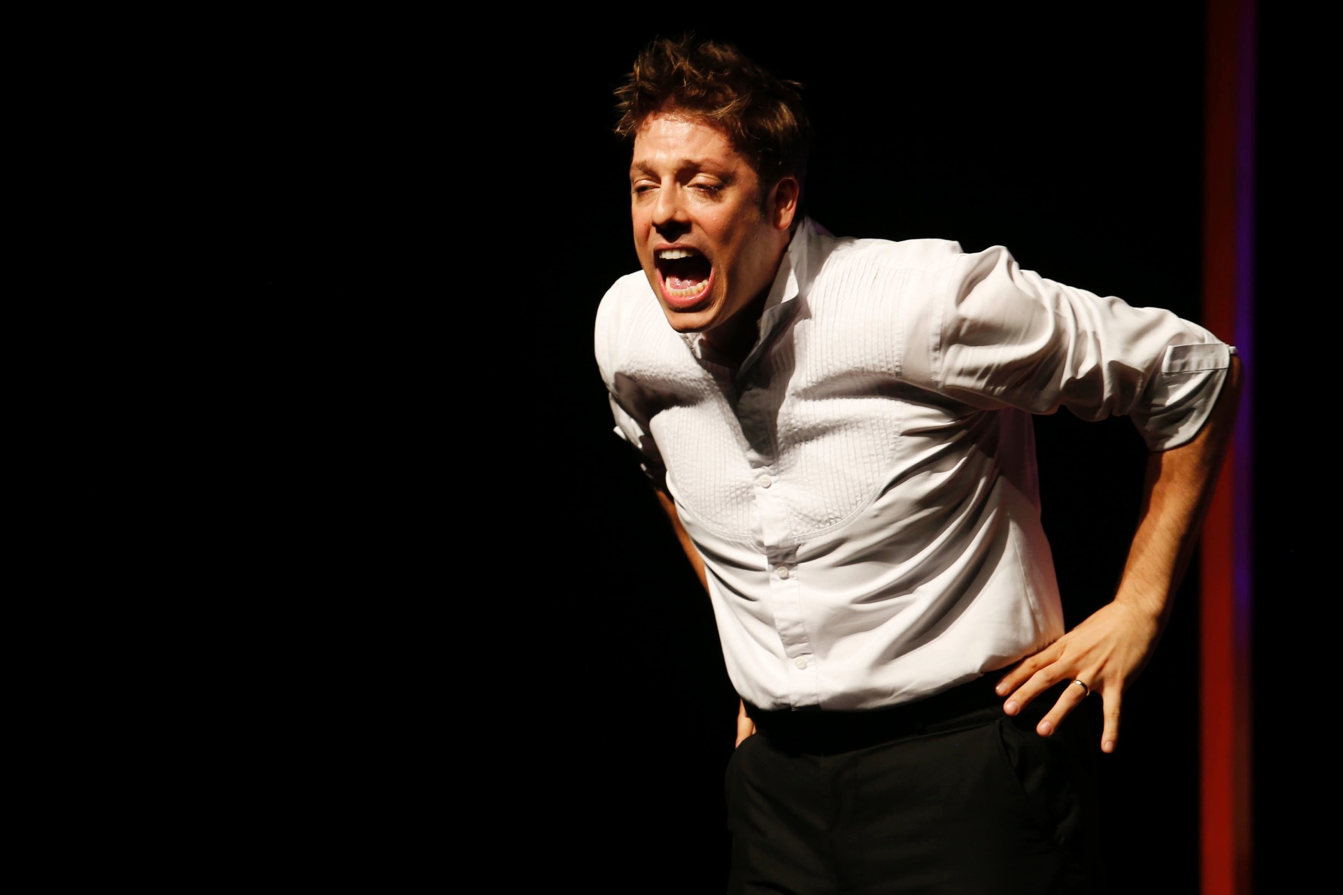 Fábio Porchat faz caras, bocas e muita piada na peça "Meu Passado Me Condena", no Teatro Frei Caneca, em São Paulo - Junior Lago/UOL