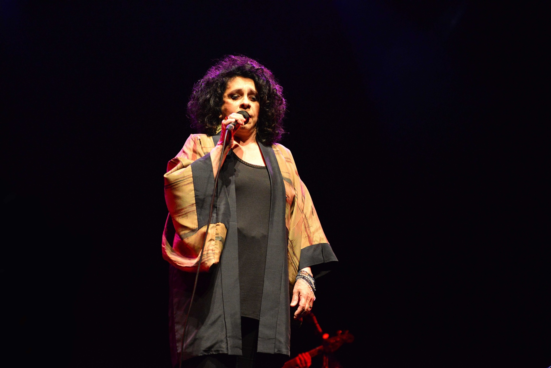 8.mai.2015 - Gal Costa subiu ao palco com seu novo show na casa de espetáculos HSBC Brasil, em São Paulo, na noite de sexta-feira (8) - Teca Lamboglia