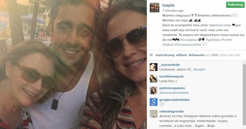 9.mai.2015 - Luana Piovani homenageou a mãe com uma foto ao lado dela e do marido
