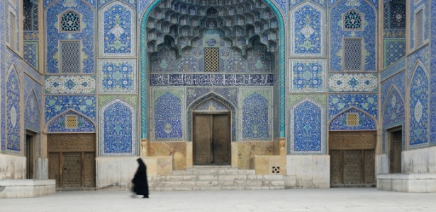 Mesquita da cidade de Isfahan, no Irã, país mais em conta para se visitar, segundo guia - Getty Images