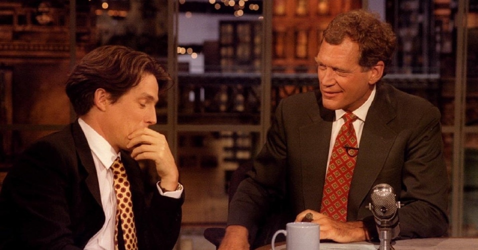 19.jul.1995 - David Letterman entrevista o ator Hugh Grant, que fala sobre a sua polêmica detenção depois ter sido flagrado em público com uma prostituta quando estava casxado com a atriz Liz Hurley