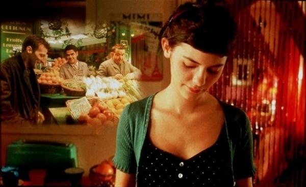 Cena do filme francês "O Fabuloso Destino de Amélie Poulain" (2001), de Jean-Pierre Jeunet. O longa usa muito o contraste de verde e vermelho, que são opostos na paleta de cores. Esses tons também estão bastante presentes na obra do pintor brasileiro Juarez Machado, em quem o filme se inspirou - Reprodução