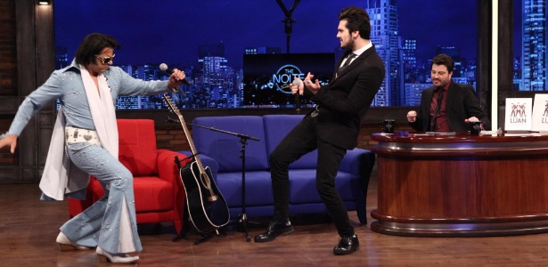 Luan Santana canta com cover do Elvis Presley no "The Noite", de Danilo Gentili