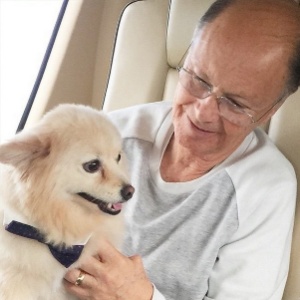 Edir Macedo e seu cachorro no Instagram