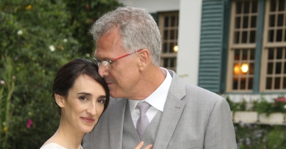 Casamento de Pedro Bial e Maria Prata reúne famosos em Petrópolis