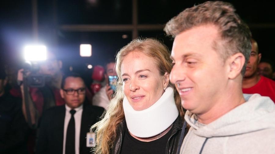 25.mai.2015 - Após acidente aéreo, Angélica e Luciano Huck deixam hospital em São Paulo e conversam com a imprensa - Raphael Castello/AgNews